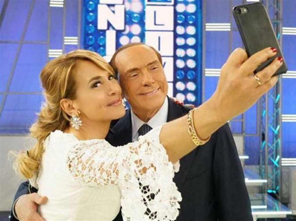 Memo Remigi Parla L Ex Fidanzato Di Barbara D Urso Io Tradito Da