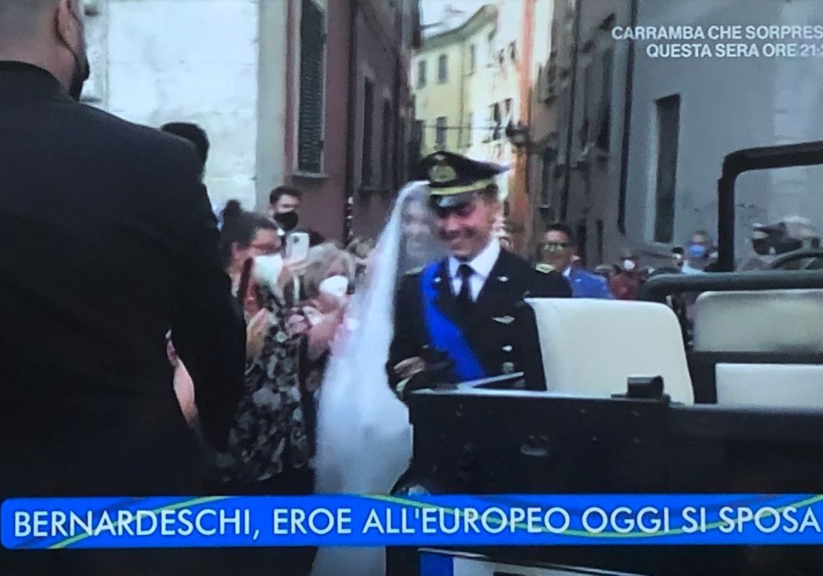 Federico Bernardeschi Il Campione Di Euro Sposa Veronica Ciardi