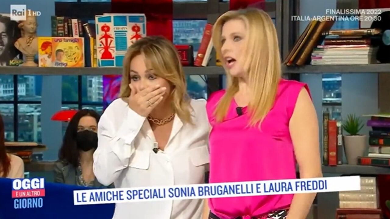 Sonia Bruganelli E Laura Freddi Anni Fa Era Una Fr