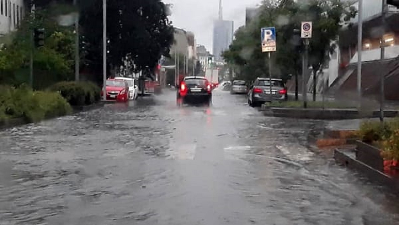 Meteo Italia Divisa In Due Allerta Temporali In Regioni