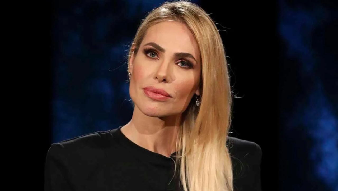 Ilary Blasi Foto Senza Veli Si Fatta Pagare Milioni