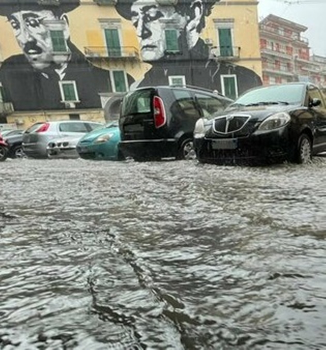 Meteo Italia Scuole Chiuse E Ciclone Con Neve E Pioggia