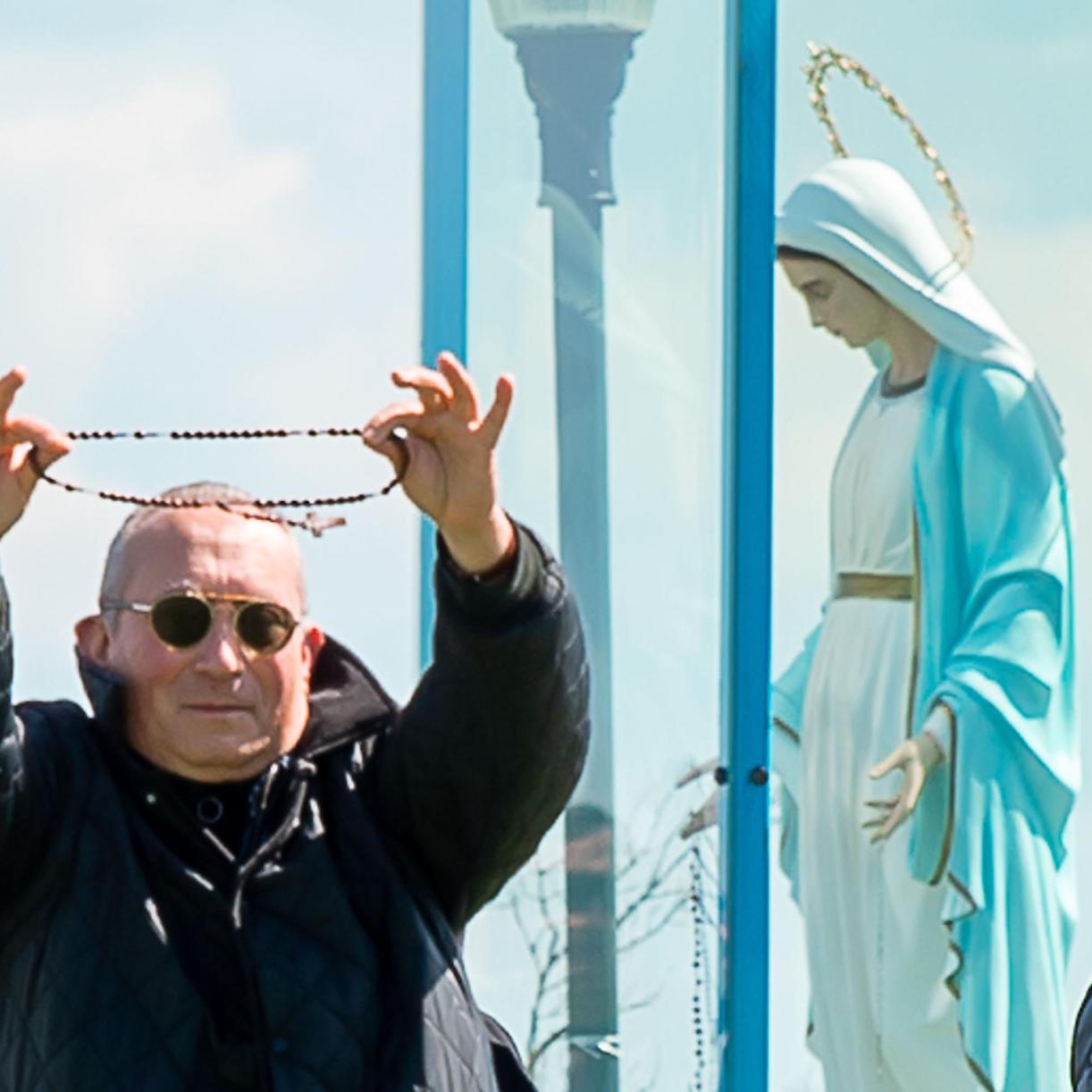 Madonna Di Trevignano Ecco Di Chi Quel Sangue