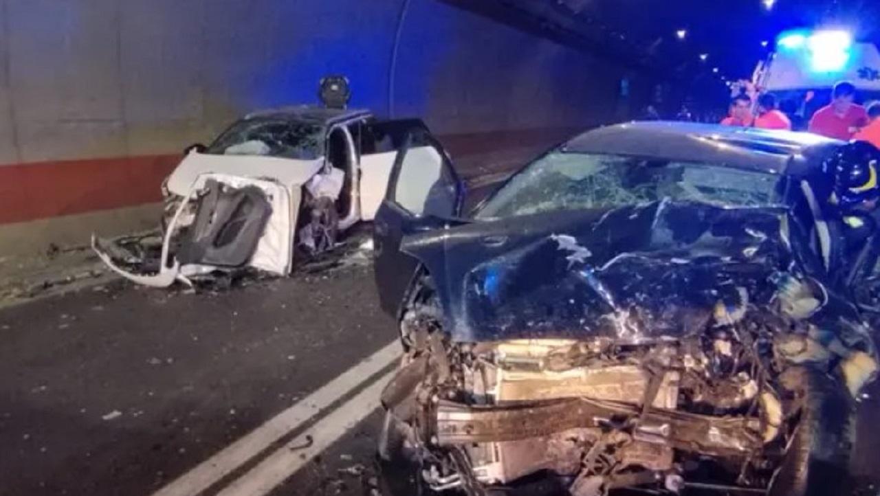 Cagliari Schianto In Galleria Sulla Statale 125 Sei Feriti