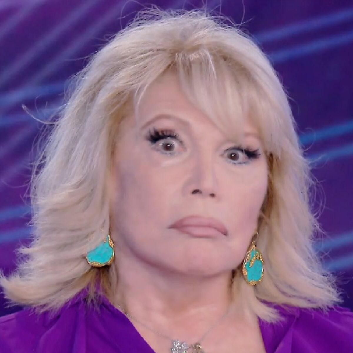 Verissimo, Amanda Lear abbandona lo studio: “Me ne vado”