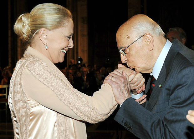 Virna Lisi being greeted by Italy’s President Giorgio Napolitano in 2009 