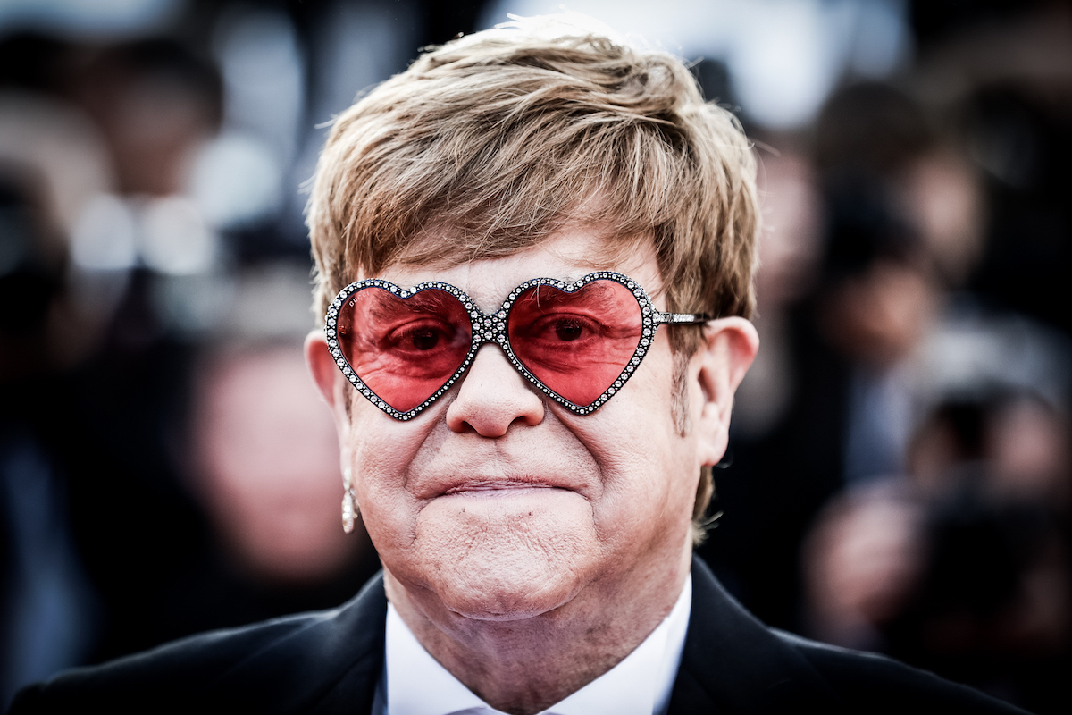 Elton John: "Ho avuto un cancro, stavo per morire" | Caffeina Magazine