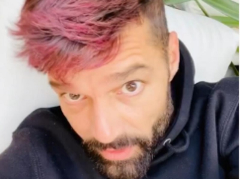 Ricky Martin Appare In Un Look Stravolto E La Trasformazione E Evidente