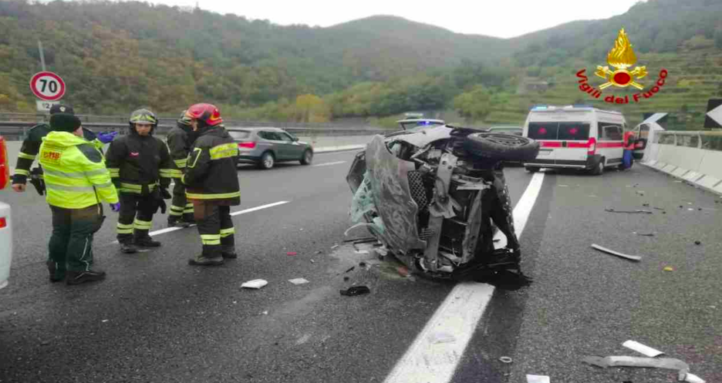 Speventoso Incidente In Autostrada: Veicolo Contromano, Impatto ...