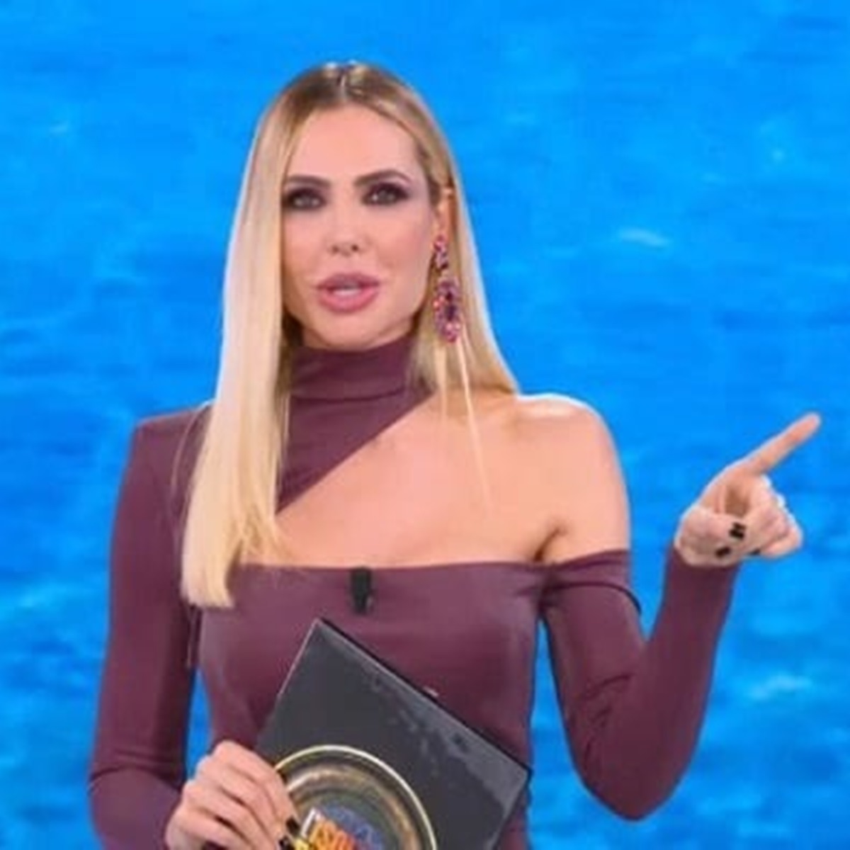 ilary blasi isola famosi 2021 rivoluzione