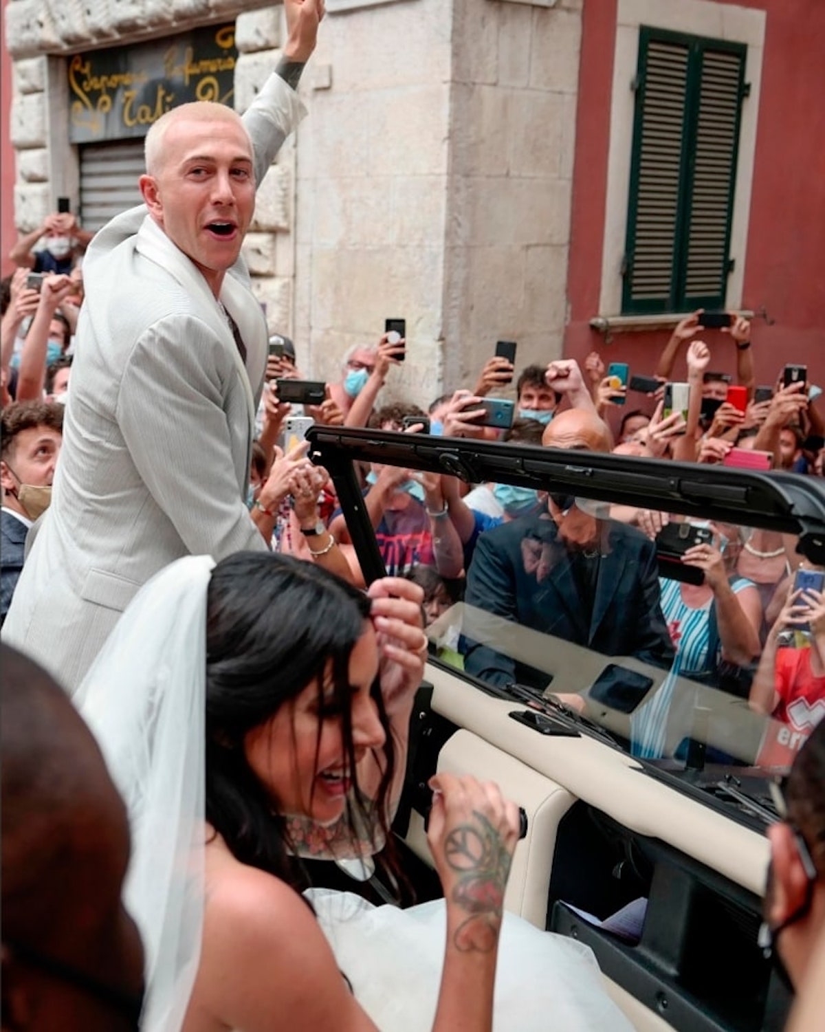 federico bernardeschi cantante matrimonio amici