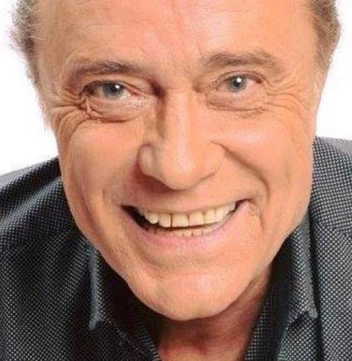 Gianni Nazzaro, morto a 72 anni il cantante di "Quanto è ...