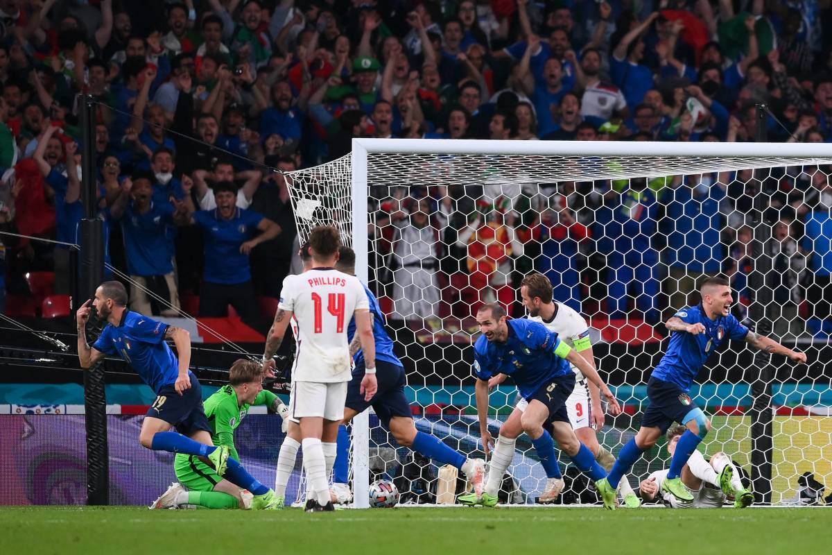 portiere inghilterra appunti borraccia italia2