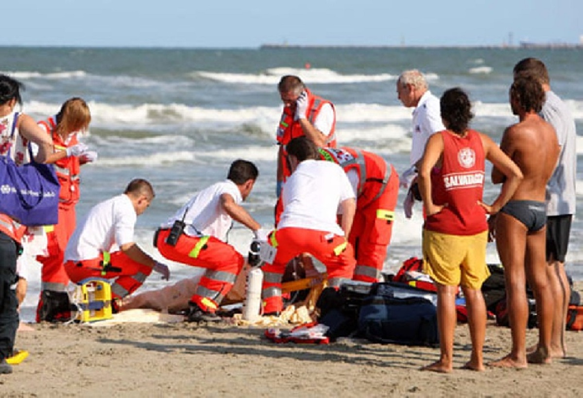 morta spiaggia vittoria 