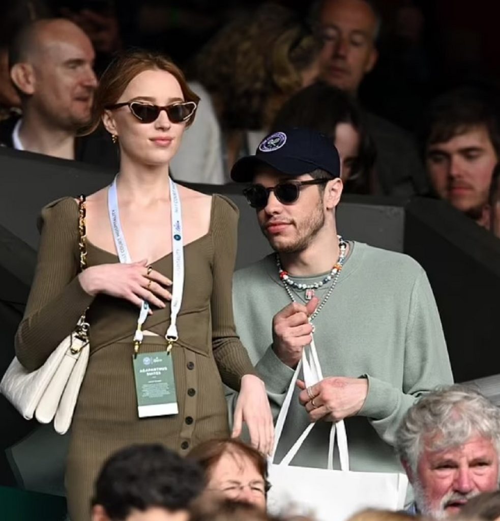 Albums 104+ Wallpaper Pete Davidson And Phoebe Dynevor Pda Full HD, 2k, 4k