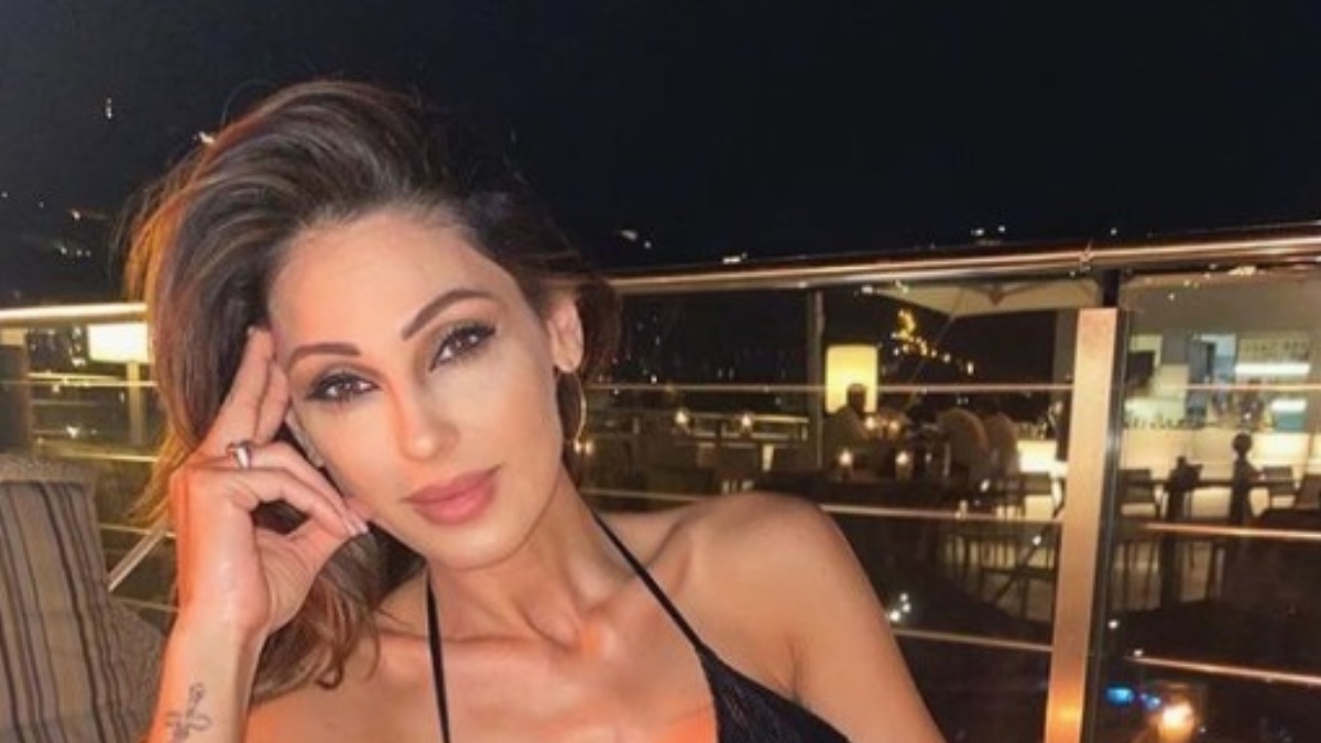 anna tatangelo foto critiche