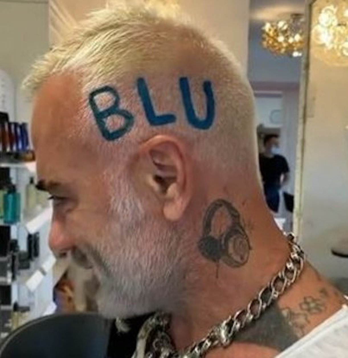 Gianluca Vacchi blu