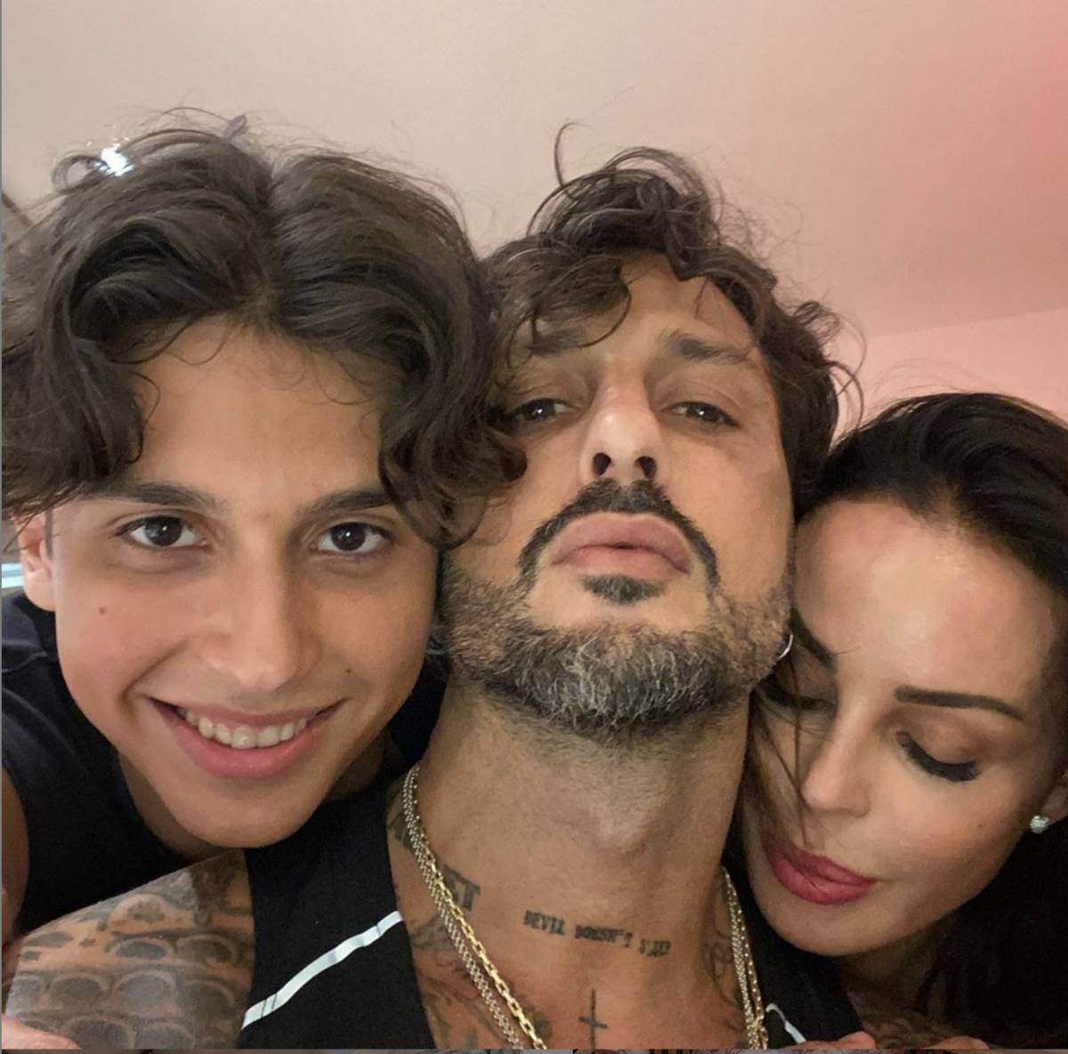 Fabrizio Corona Figlio Carlos Corona Male Cosa è successo