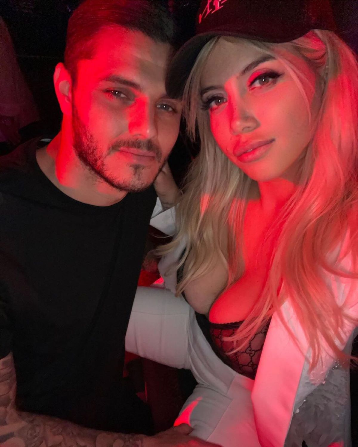 Wanda Nara Mauro Icardi Foto Hot Rimosso Post