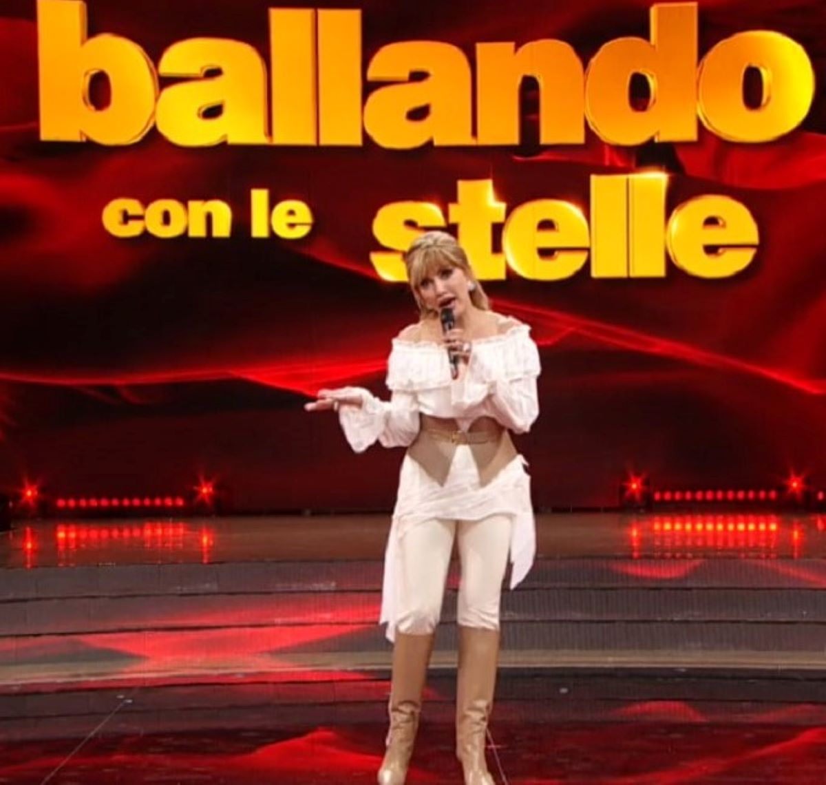 Milly Carlucci Ballando con le stelle Obiettivo Giovanna Botteri Lilli Gruber