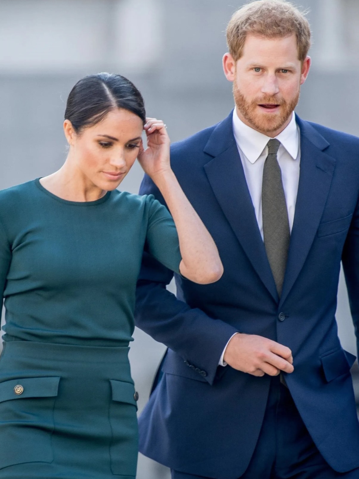 principe carlo accuse razzismo figlio harry meghan