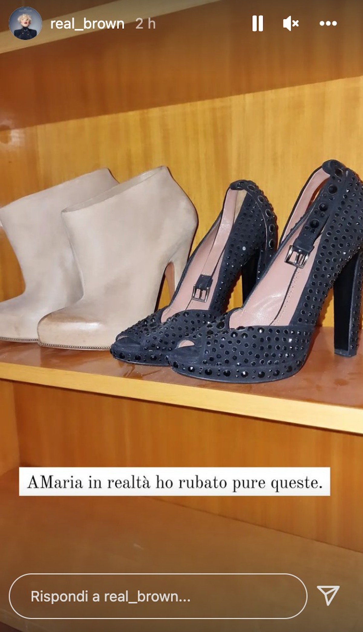 emma marrone scarpe rubate maria de filippi