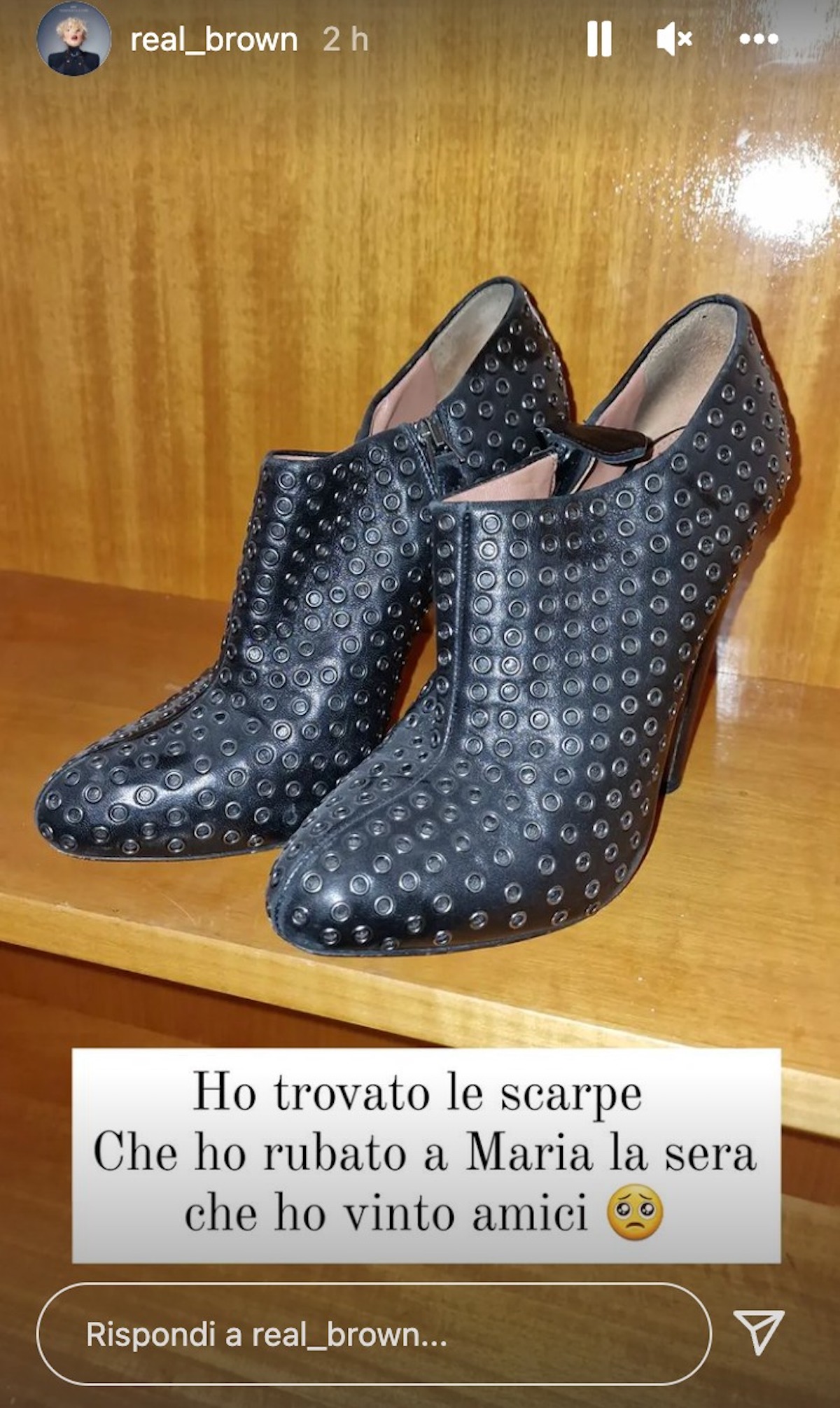 emma marrone scarpe rubate maria de filippi