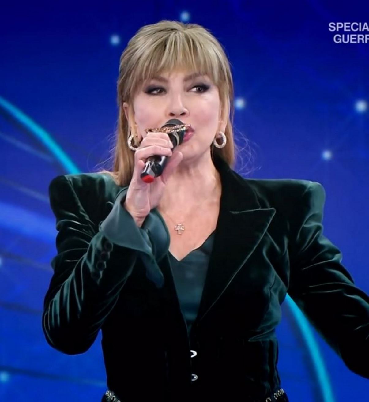 milly carlucci novità cantante mascherato