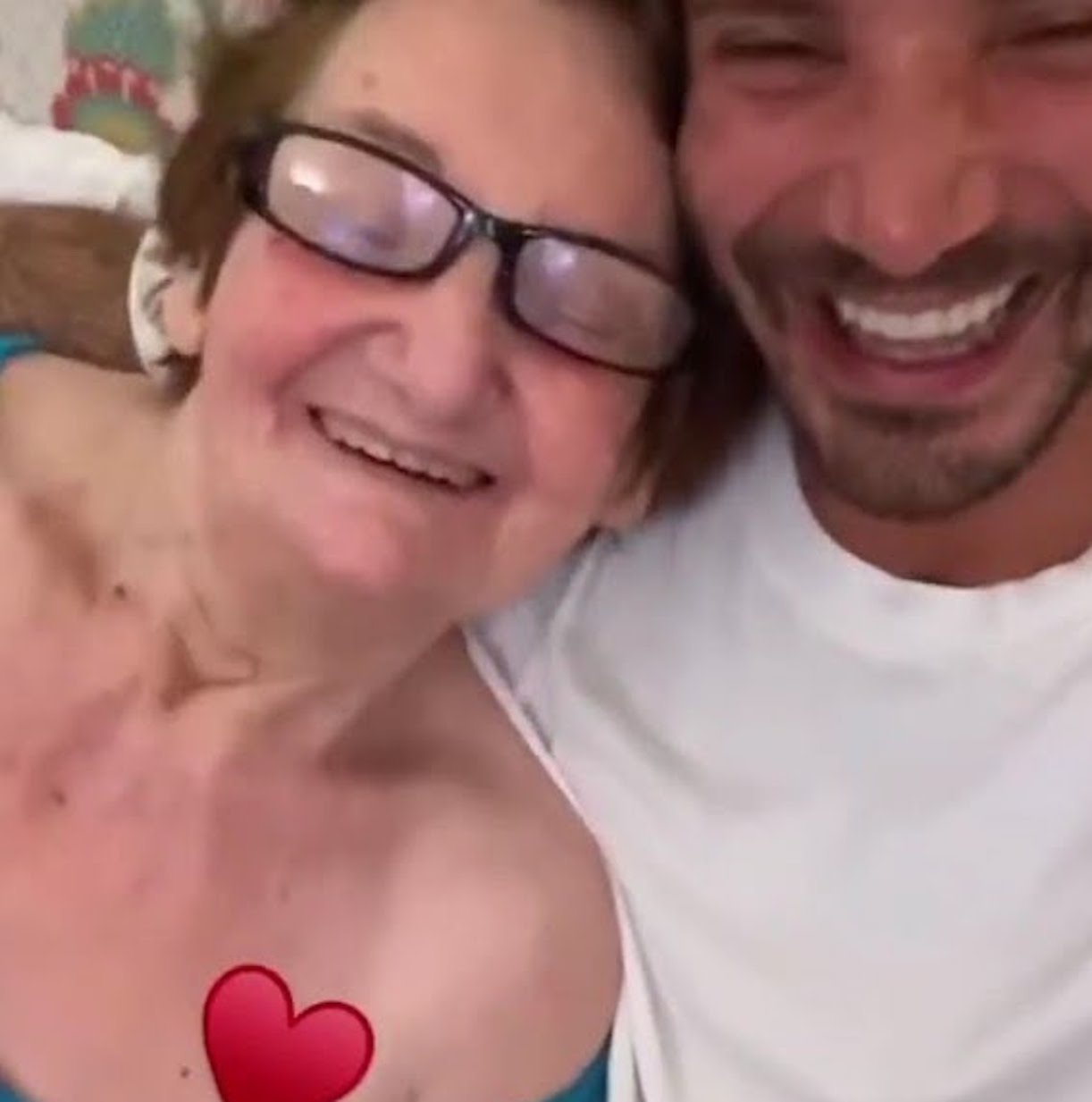 Stefano De Martino piange amici nonna