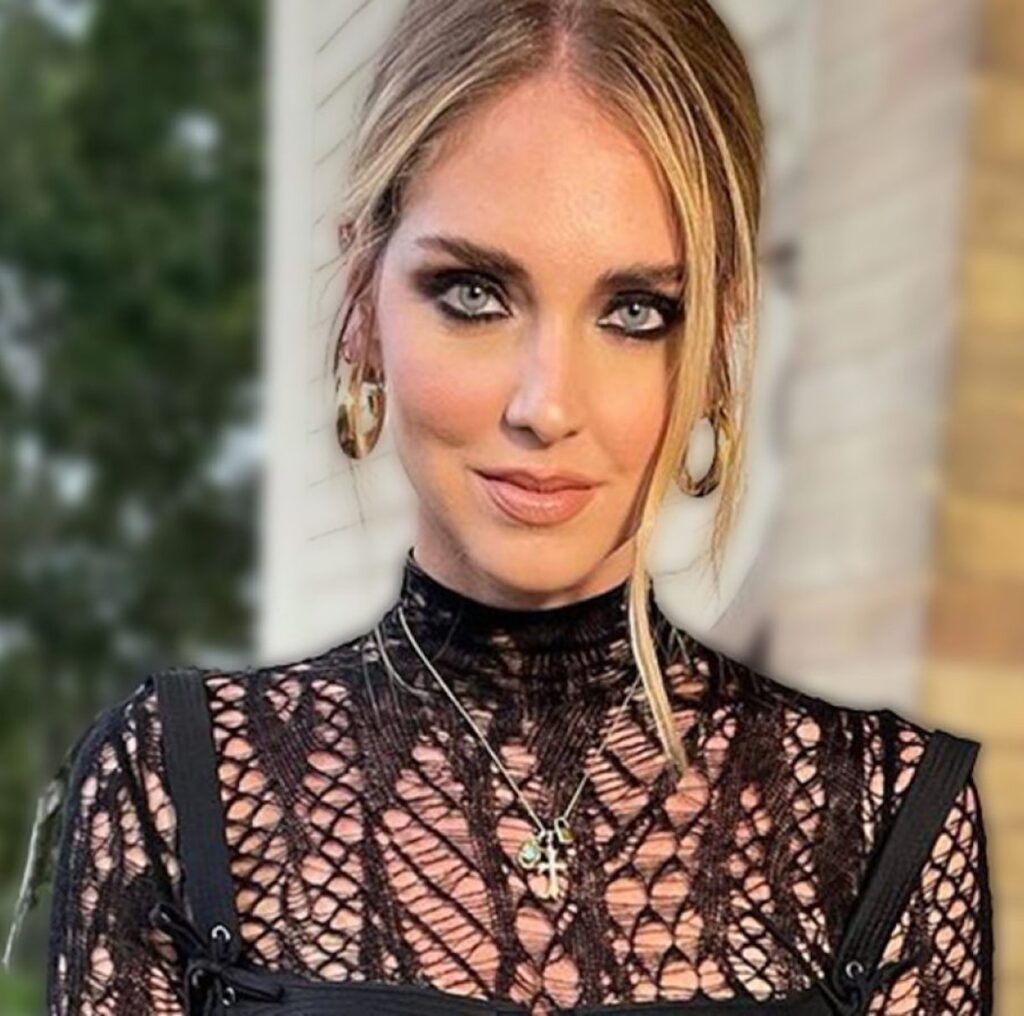 Chiara Ferragni Mostra Il Lato B E Partono Le Polemiche