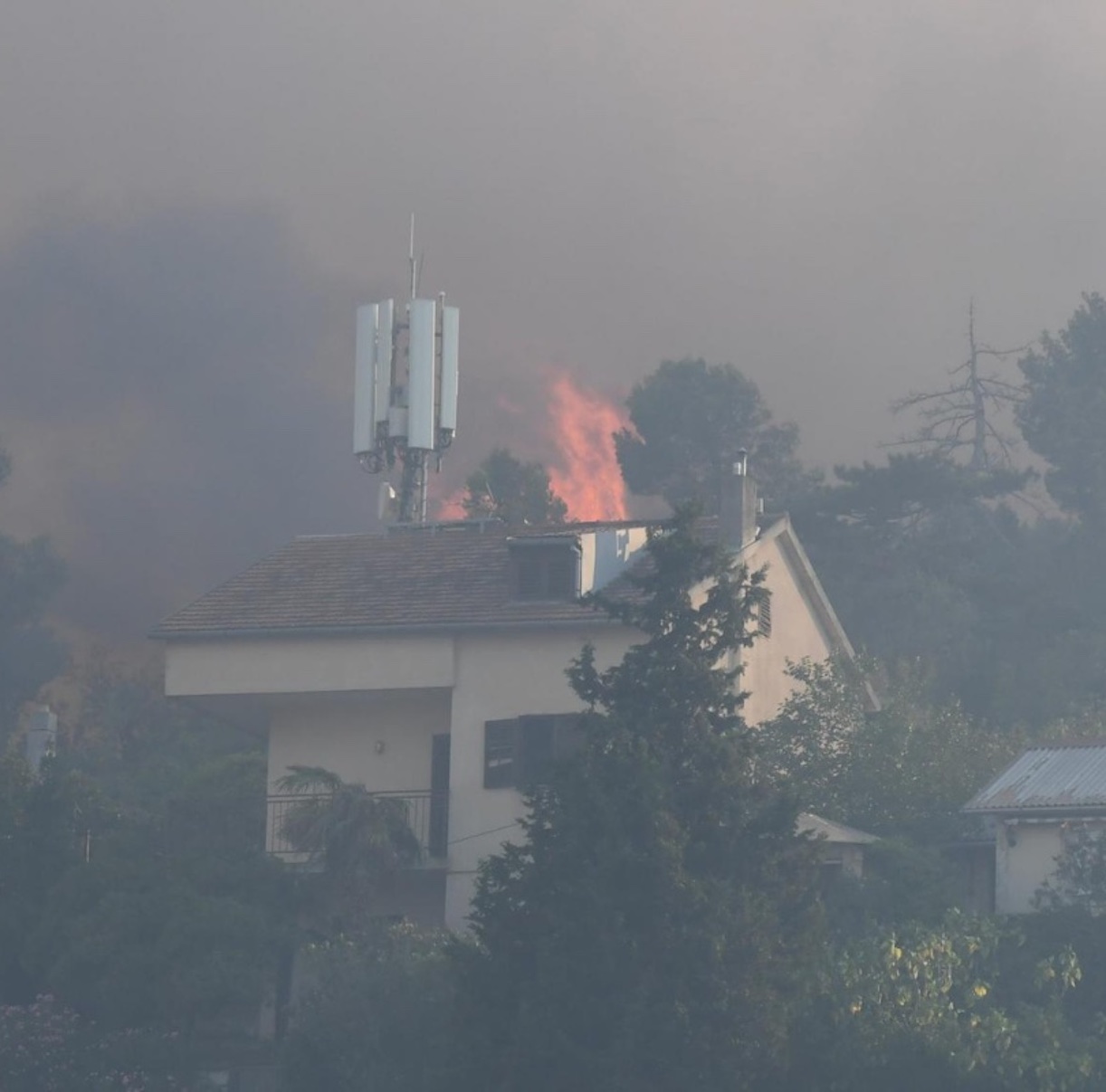 Grosso incendio in Dalmazia