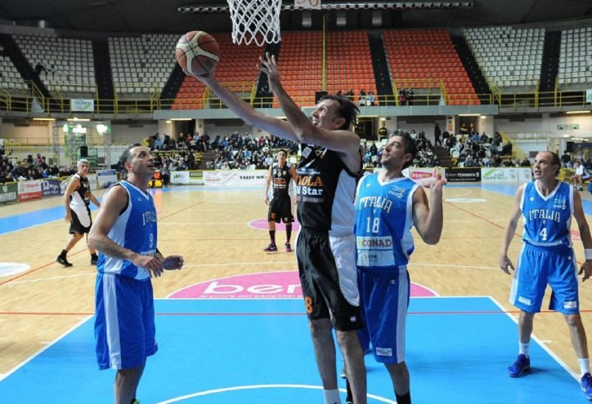 Morto Gustavo Tolotti basket