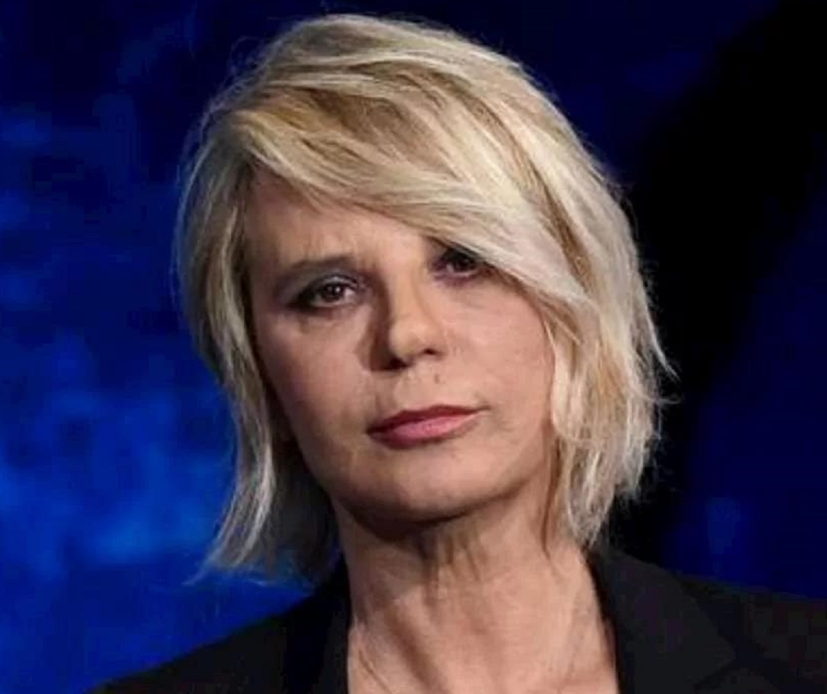 Maria De Filippi in bikini fisico mozzafiato a 60 anni