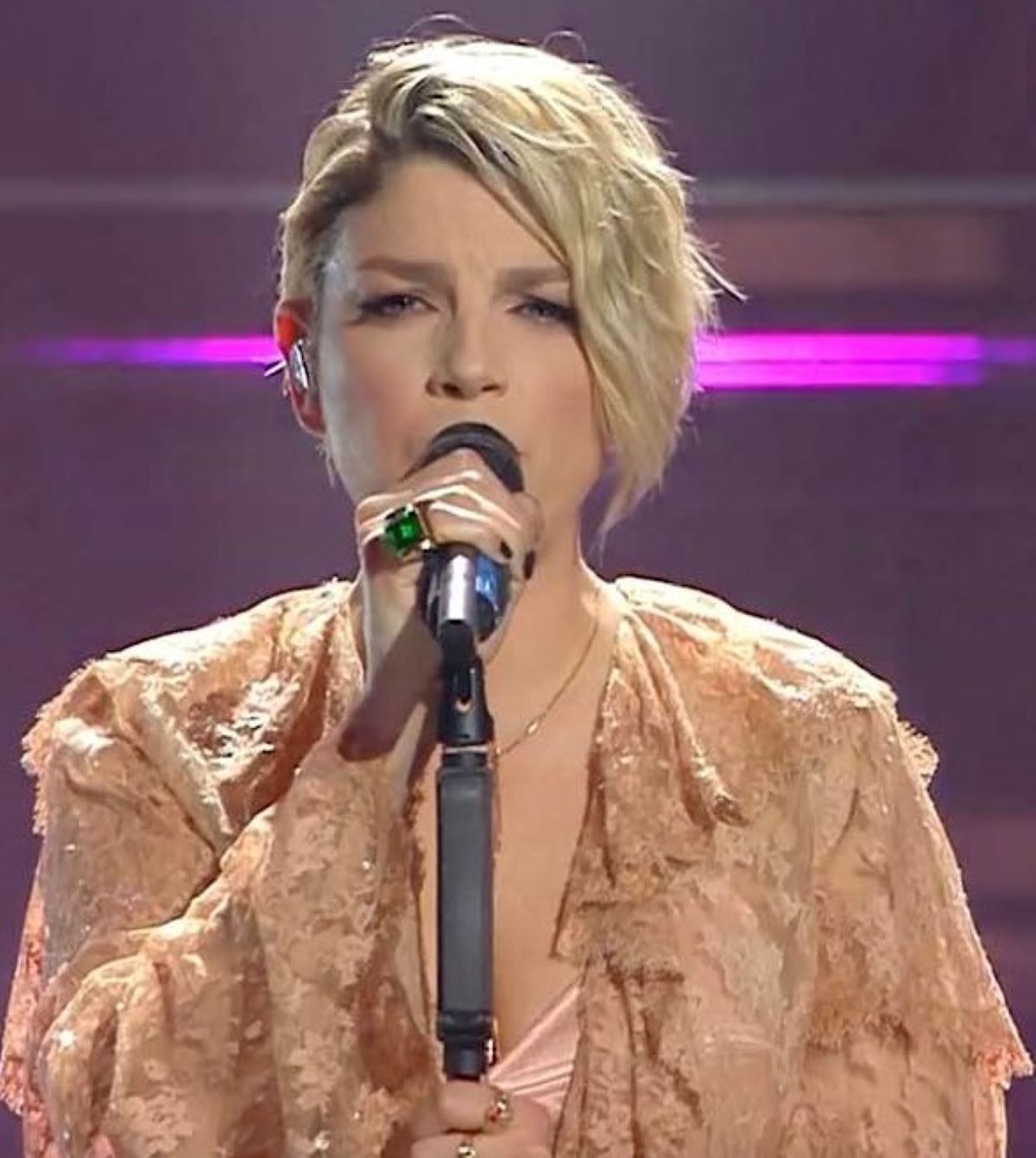 Emma Marrone Morte Padre Appello 