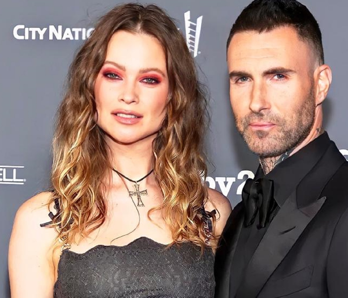 tradimento svelato di Adam Levine. Il racconto della modella