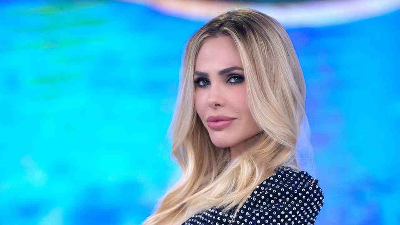 Ilary Blasi C Un Piano Per Mettere Alle Strette Francesco Totti