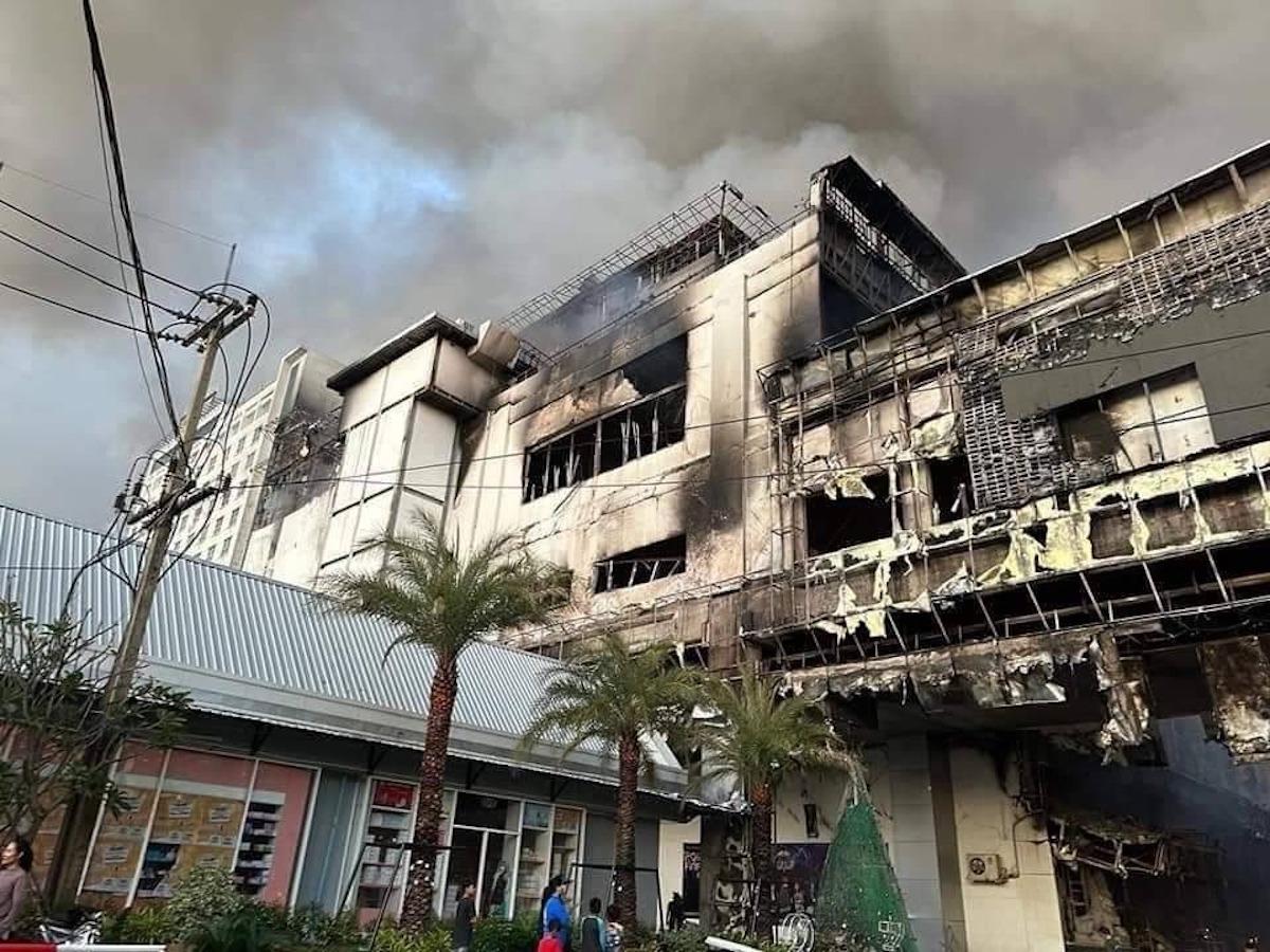 Incendio in un hotel in Cambogia: 10 morti e feriti