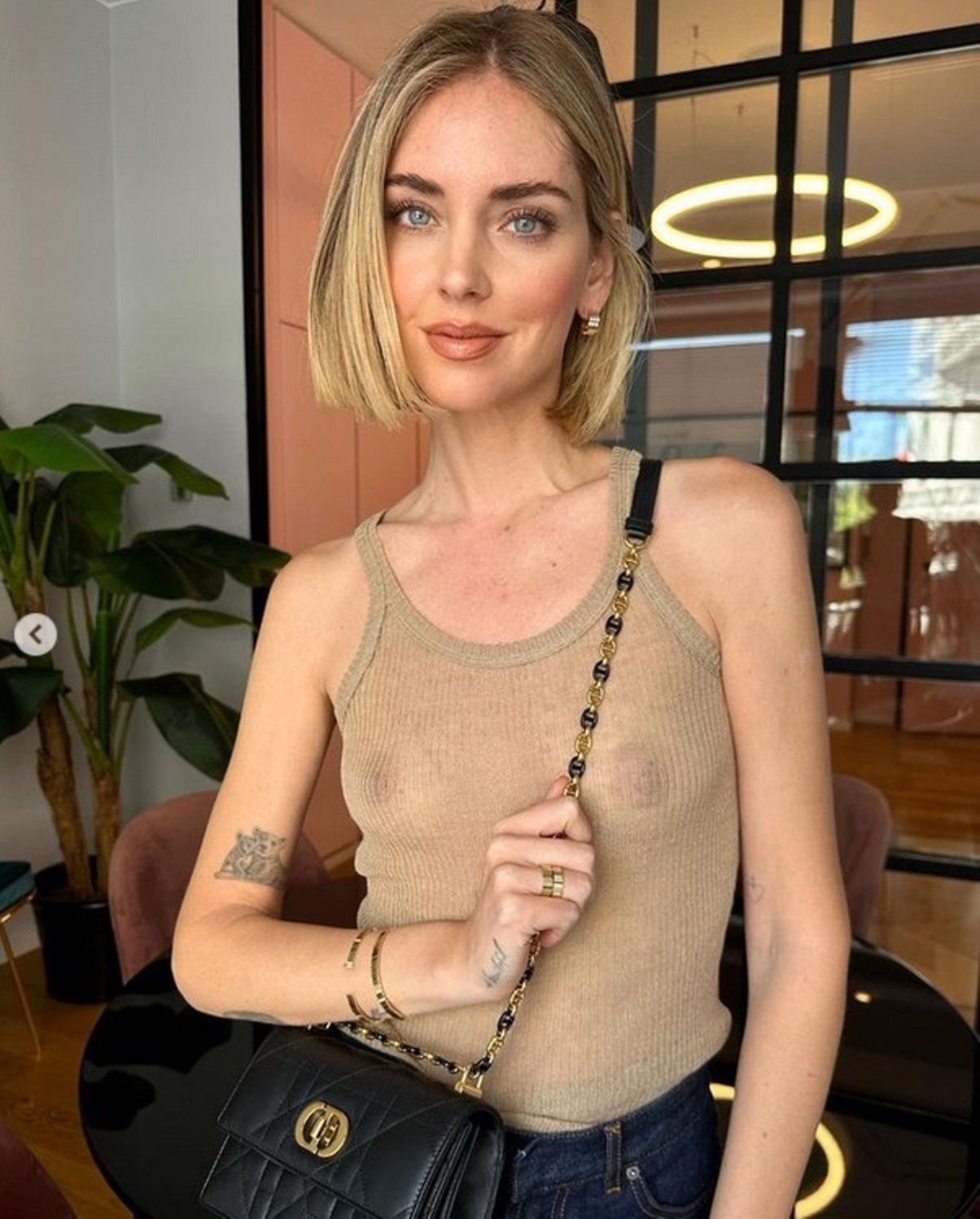 Chiara Ferragni, foto senza reggiseno e pioggia di insulti