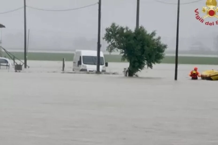 Meteo, 10 maggio scatta l'allerta gialla e rossa in Emilia Romagna