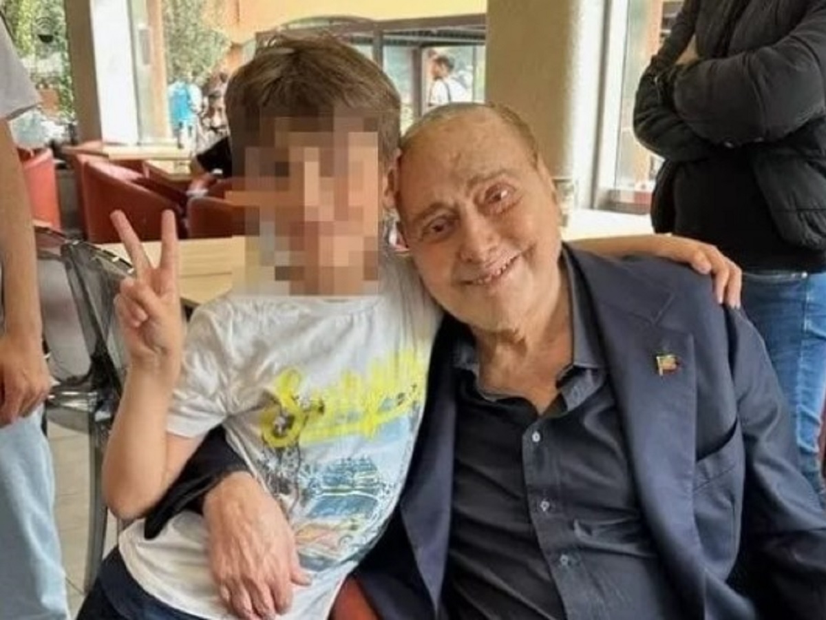 Silvio Berlusconi venerdì scorso l'ultima foto prima della morte 