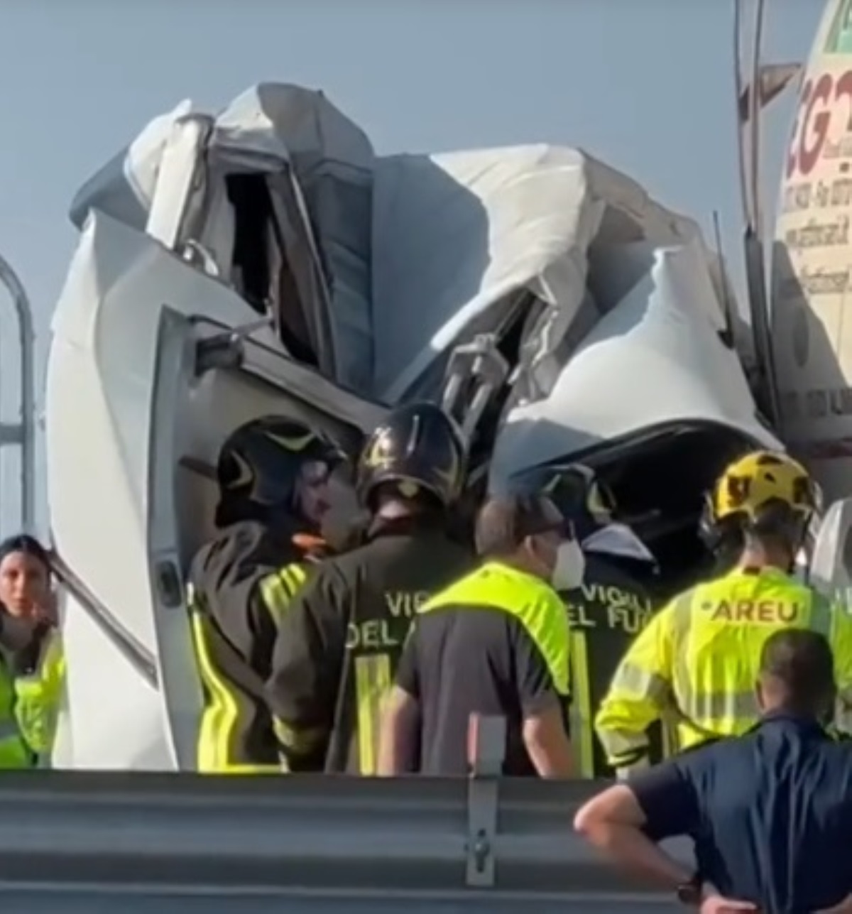 incidente a21 morto ferito grave