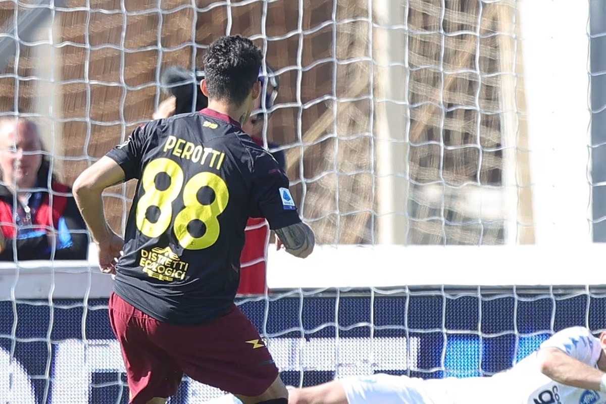 Calcio, perché non si può usare la maglia con il numero 88