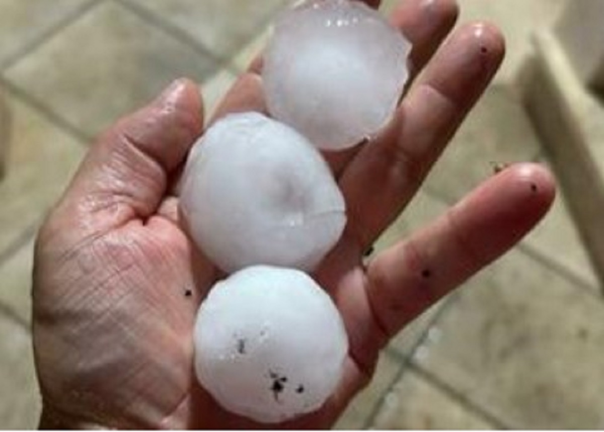 Maltempo violenta grandinata in Salento chicchi come palle da tennis