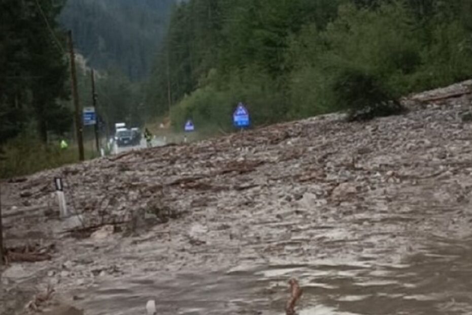 Nubifragio tra Auronzo e Cortina frane e strade allagate