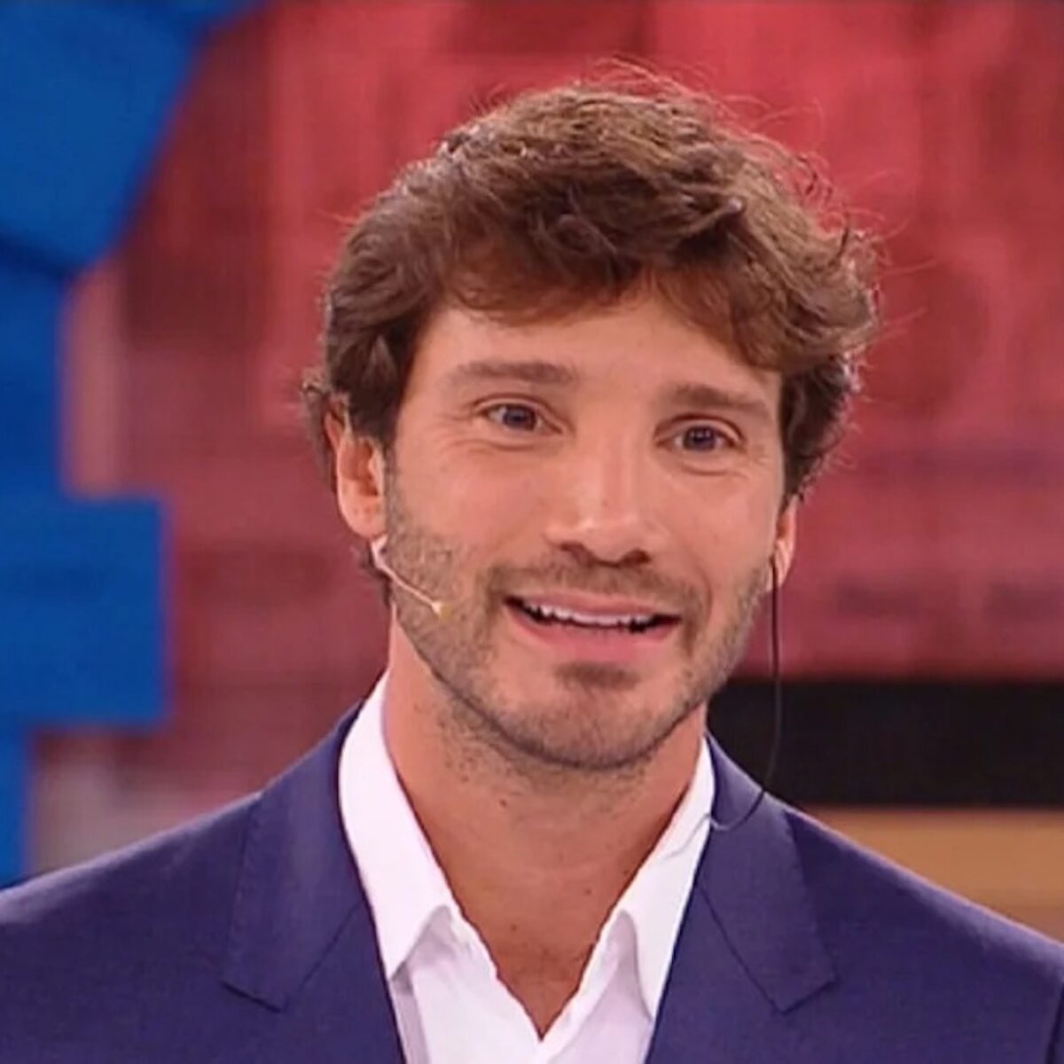 Stefano De Martino, tutti sentono quella voce nel video