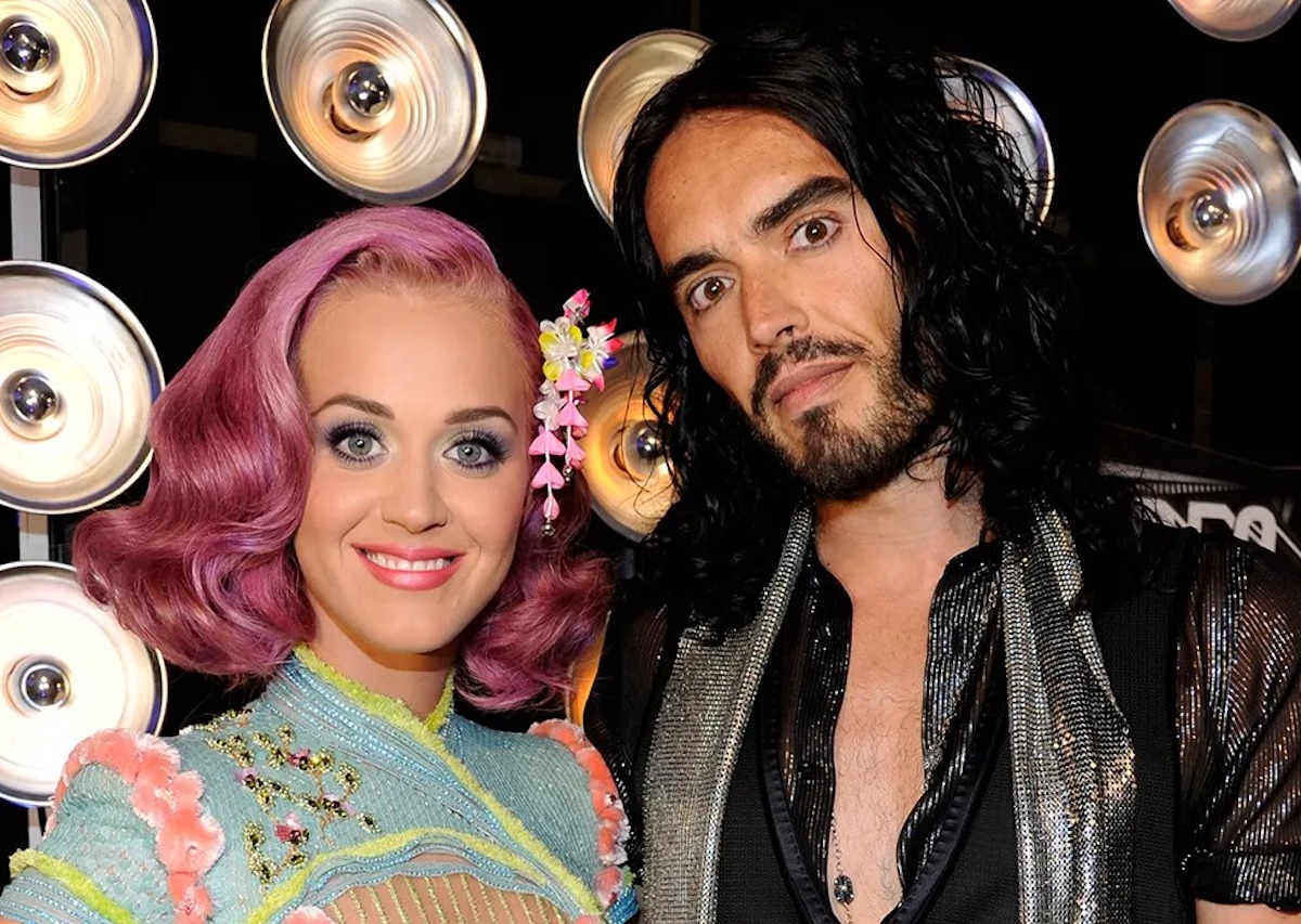 Russell Brand, l'attore accusato di stupro da 5 donne