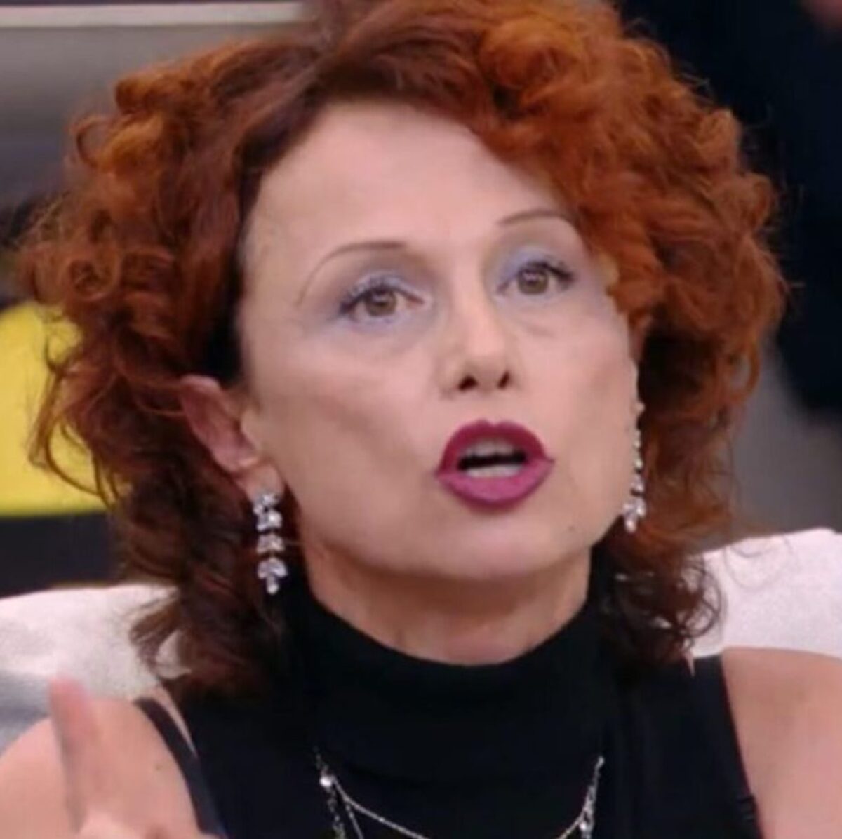 Beatrice Luzzi bacchetta Alfonso Signorini in diretta