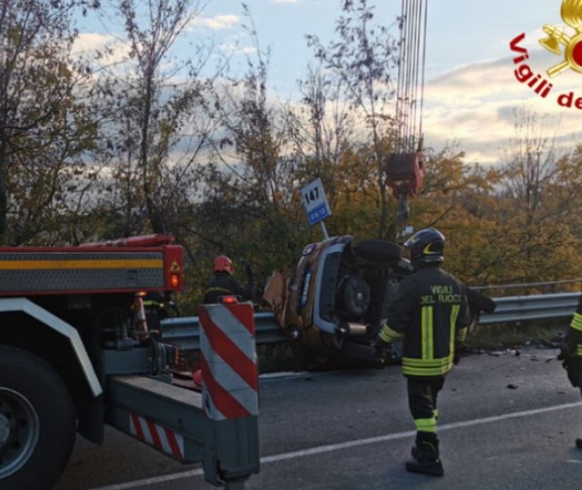 Serramazzoni frontale tra Suv e Tir 3 morti