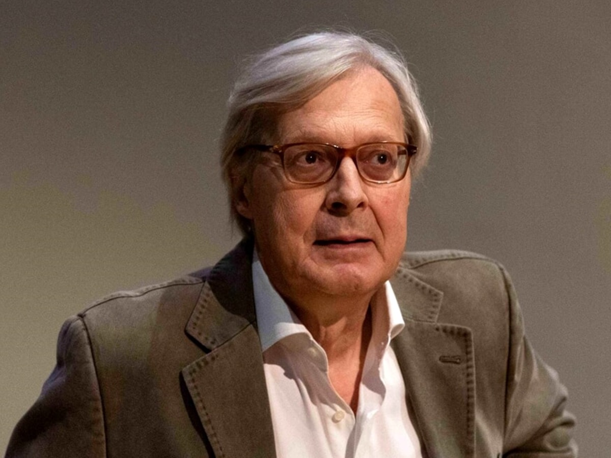 Vittorio Sgarbi su tutte le furie  giornalista report