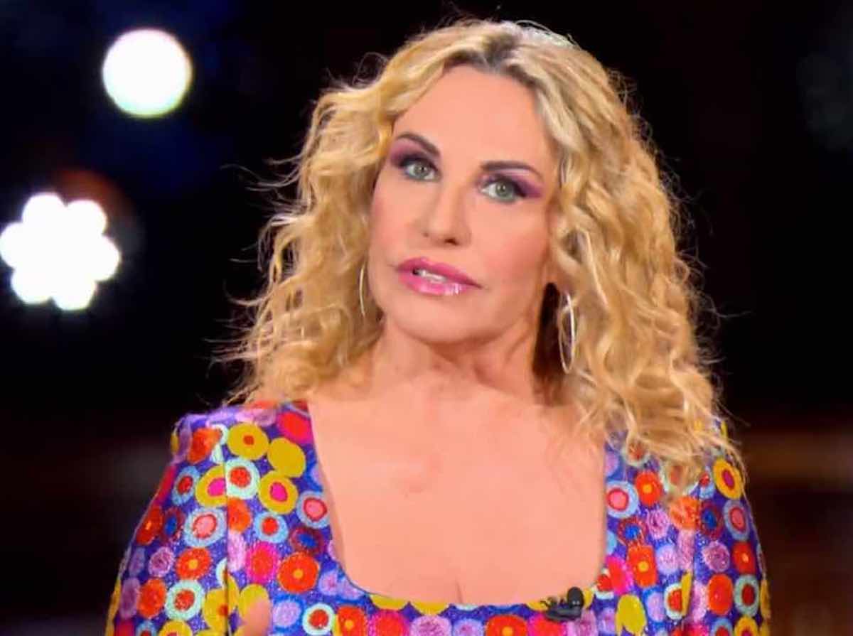 Antonella Clerici contro Io Canto Senior di Gerry Scotti